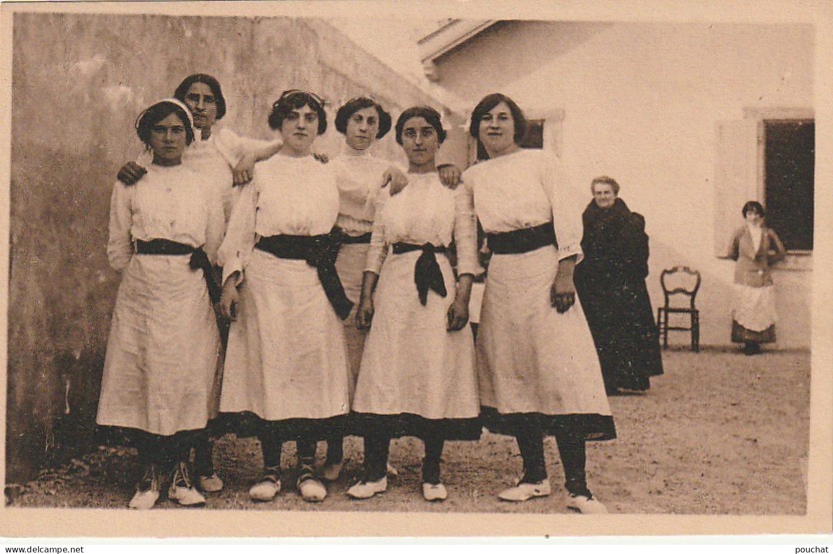 GU Nw -(64) GROUPE DE DANSEUSES LABOURDINES ( LES GRACIEUSES DANSEUSES DE ST JEAN DE LUZ ) - LABOUCHE FRERES , TOULOUSE - Danses