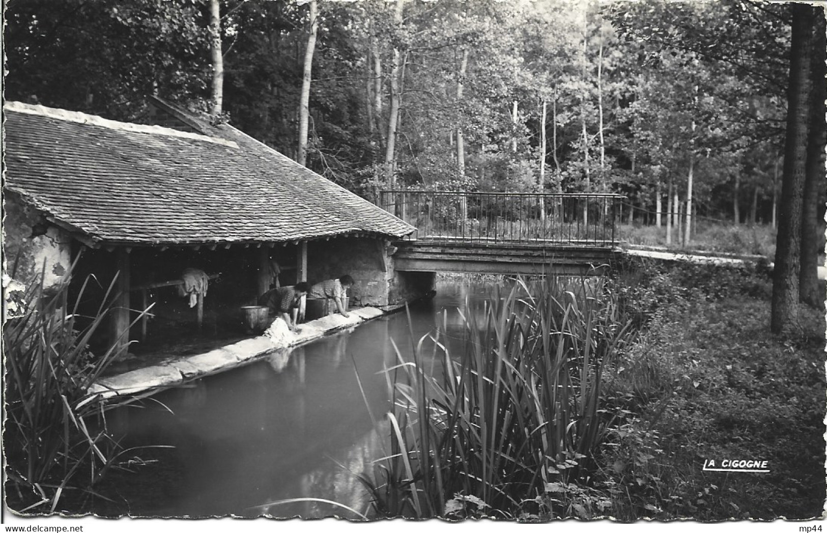 1A  ---  77  VOULX  L'Orvanne Et Le Lavoir - Sonstige & Ohne Zuordnung