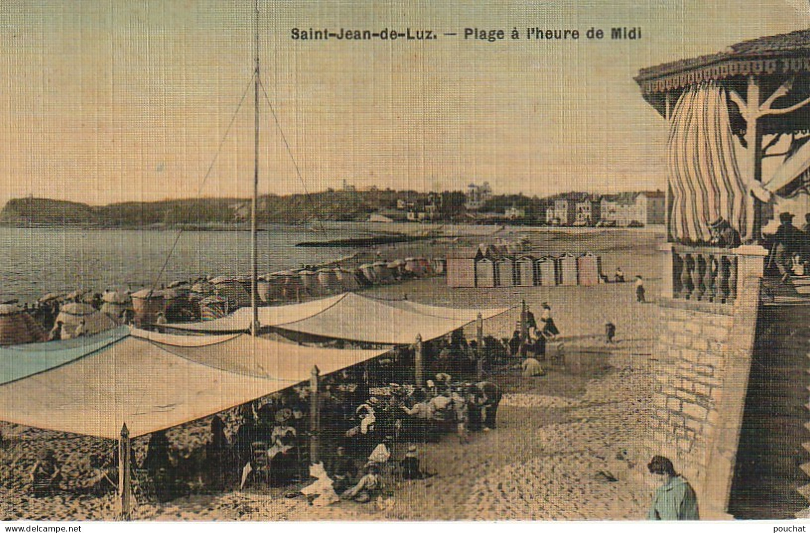 GU Nw -(64) SAINT JEAN DE LUZ  - PLAGE A L'HEURE DE MIDI - ANIMATION  -  CARTE  TOILEE  COLORISEE -  2 SCANS - Saint Jean De Luz