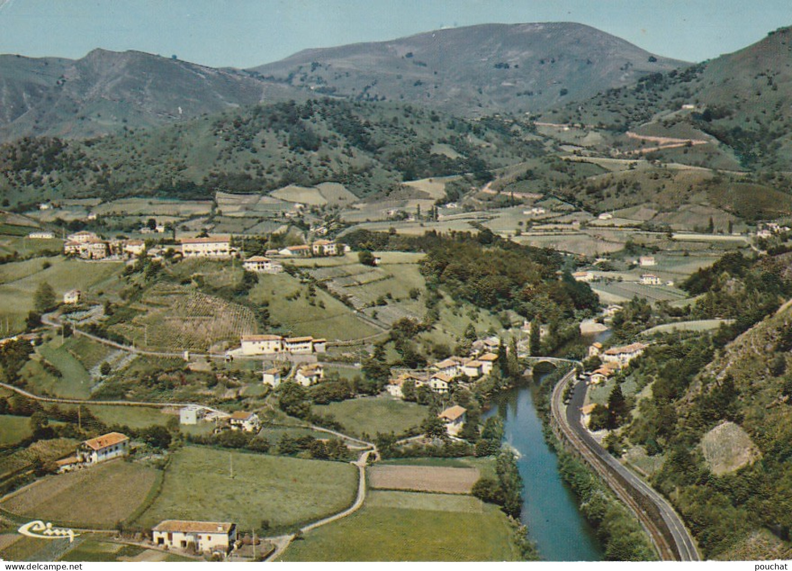 GU 20 -(64) BIDARRAY  -  VUE GENERALE AERIENNE  - CARTE COULEURS - 2 SCANS - Bidarray