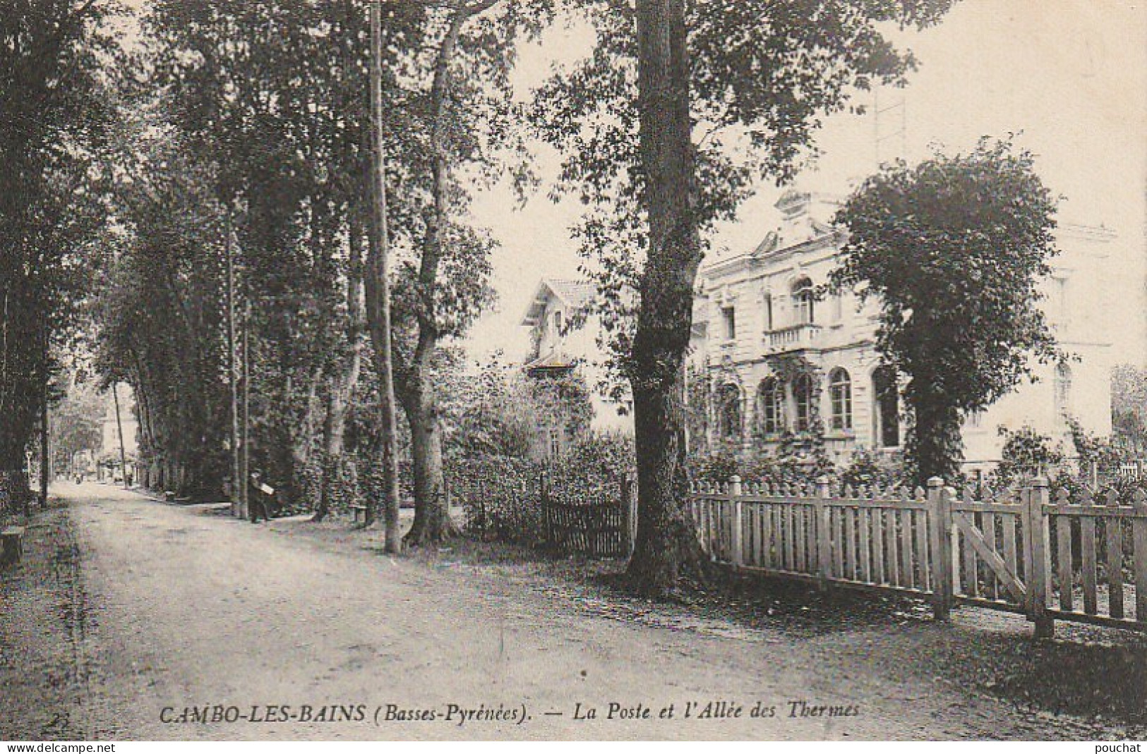 GU 25 -(64) CAMBO  LES BAINS  -  LA POSTE ET L'ALLEE DES THERMES  - 2 SCANS - Cambo-les-Bains