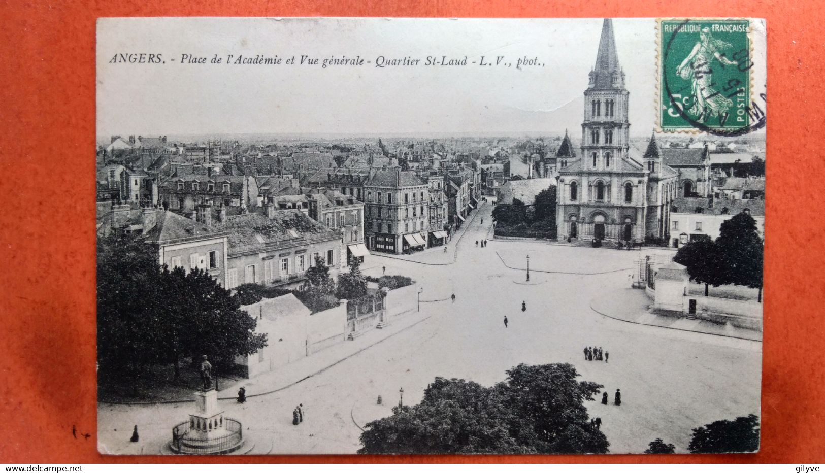 CPA (49) Angers. Place De L'Académie Et Vue Générale. Animation. (7A.n°161) - Angers