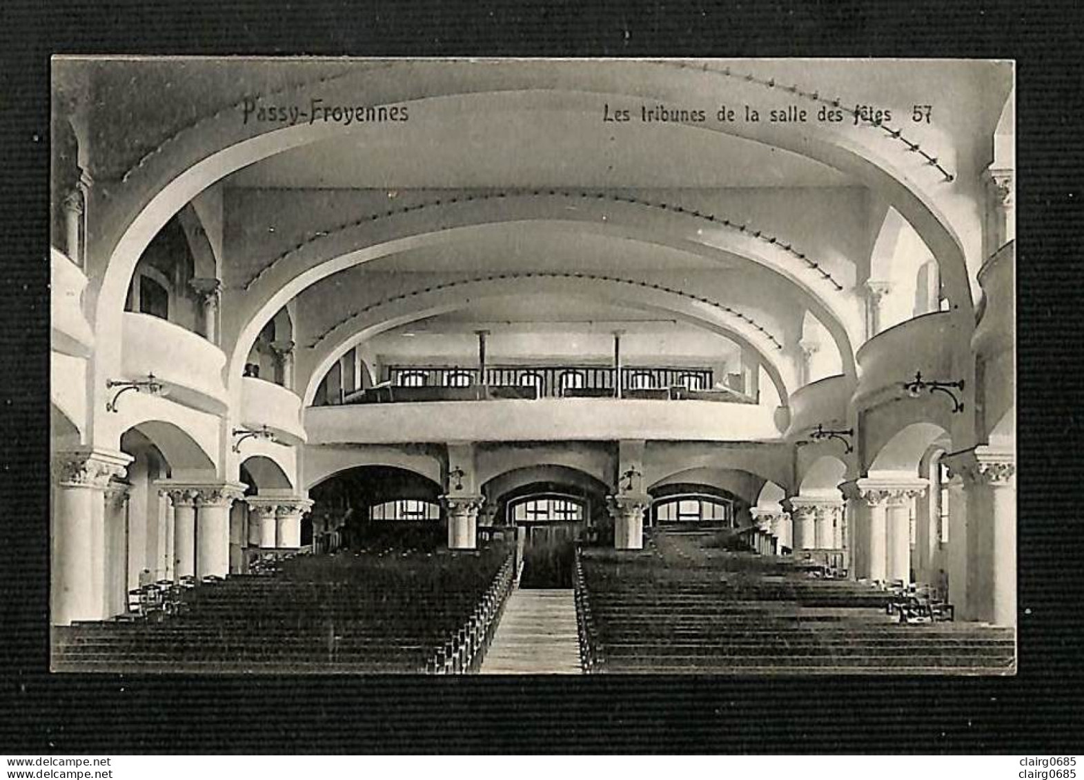 BELGIQUE - PASSY-FROYENNES - Les Tribunes De La Salle Des Fêtes  - Tournai