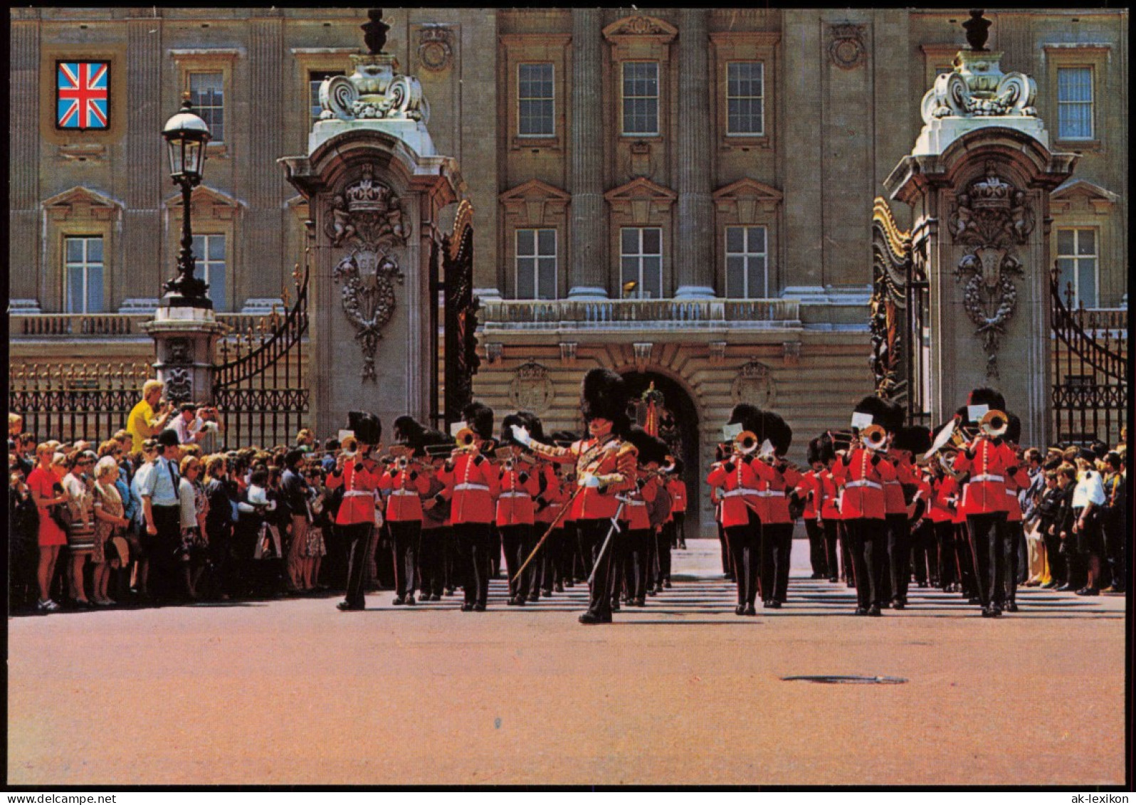 Postcard London The Queen's Guards Parade 1980 - Altri & Non Classificati