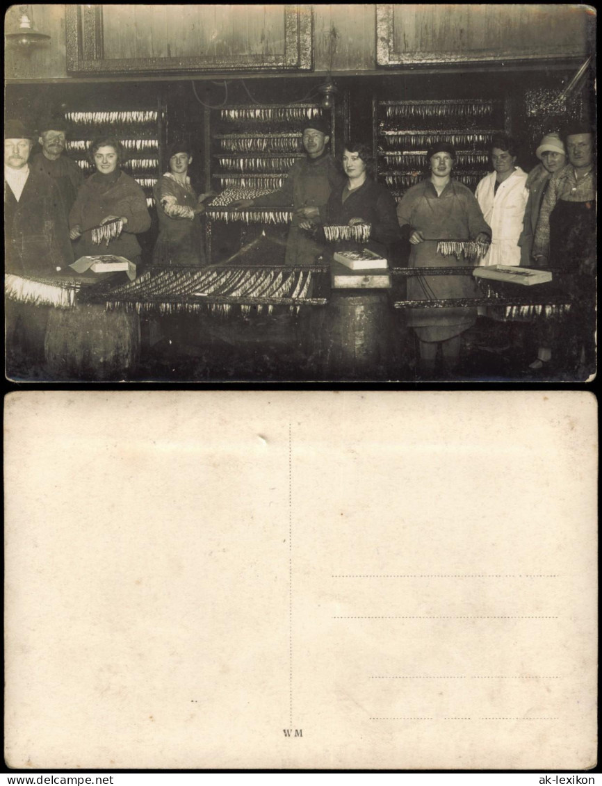 Feine Damen Und Herren In Einem Räuchergeschäft 1923 Privatfoto - Ohne Zuordnung