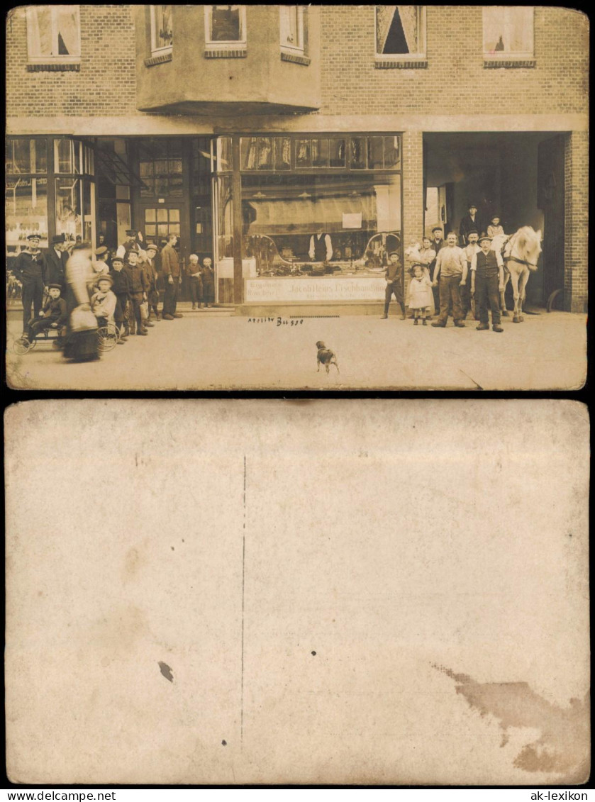 Ansichtskarte  Jacob Heims Fischhandlung Gruppenbild Vor Geschäft 1919 - Te Identificeren