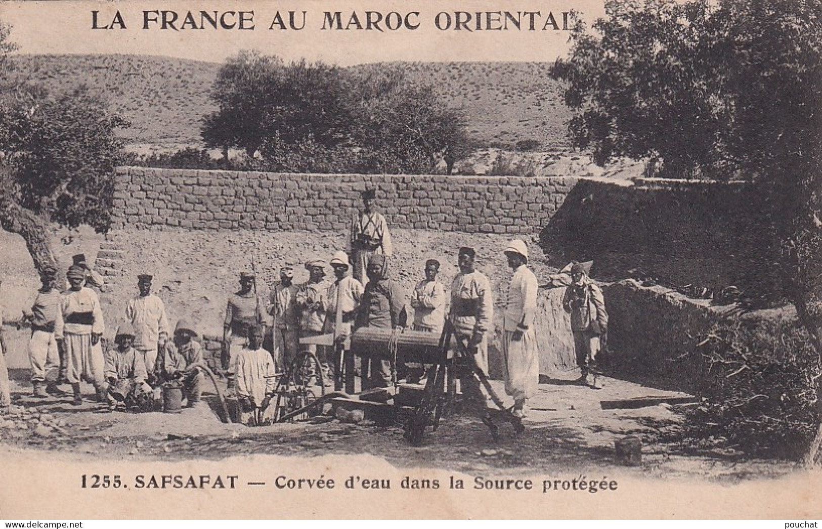 FI 29- SAFSAFAT  , MAROC - CORVEE D'EAU DANS LA SOURCE PROTEGEE - LA FRANCE AU MAROC ORIENTAL - Other & Unclassified