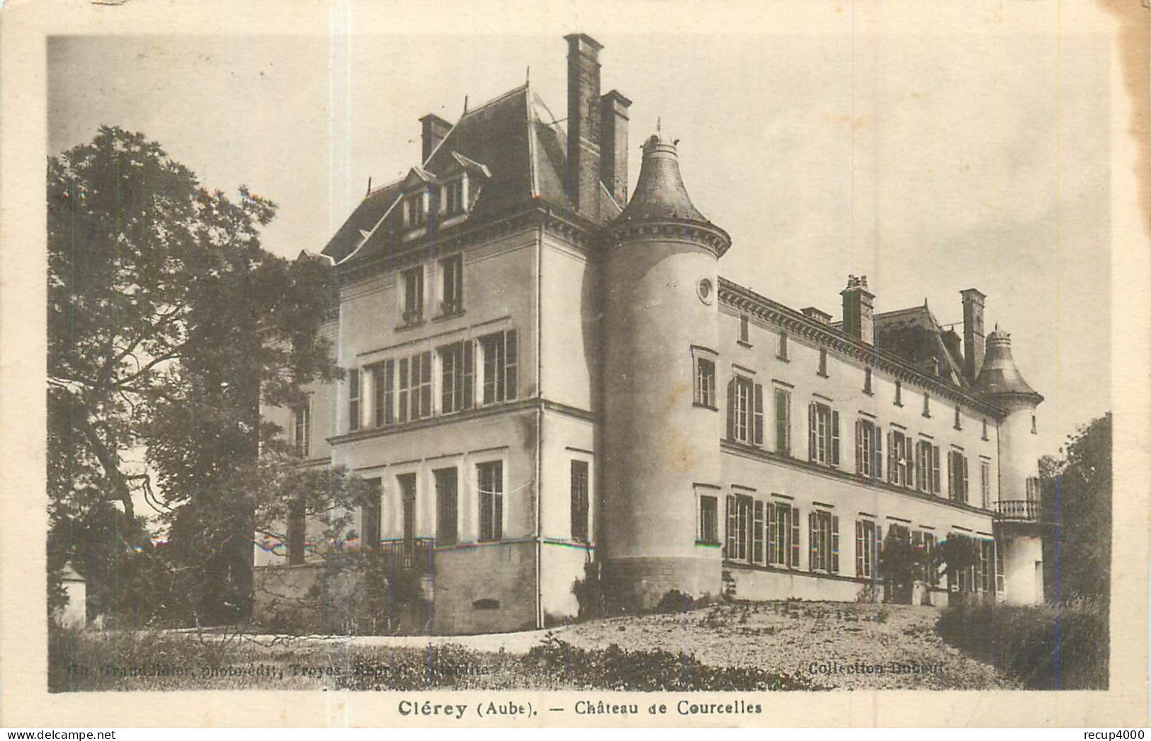 10  CLEREY  Le Château De Courcelles    2 Scans - Autres & Non Classés