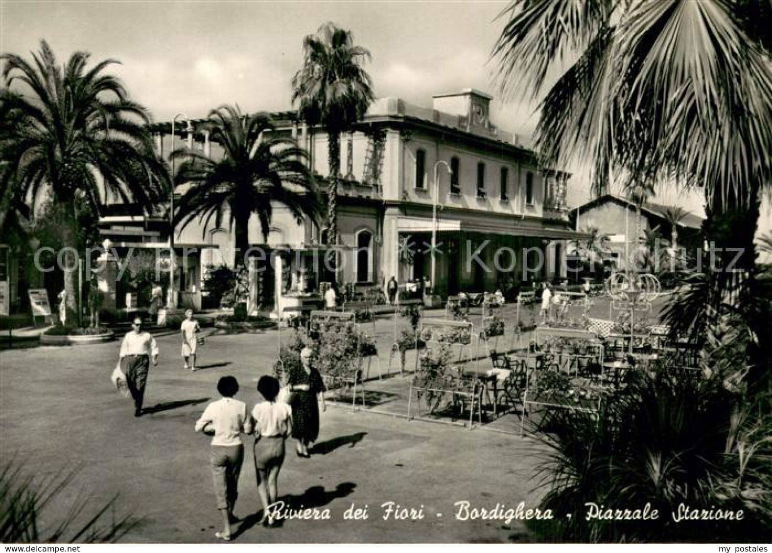 73778656 Bordighera IT Piazzale Stazione Riviera Dei Fiori Bahnhofsesplanade  - Sonstige & Ohne Zuordnung