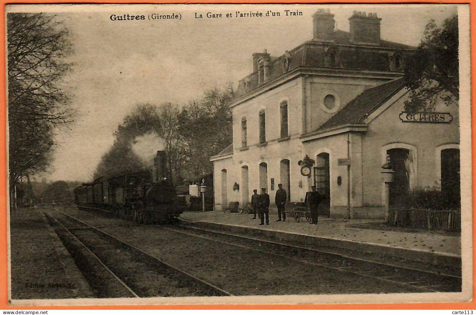 33 - B35164CPA - GUITRES - La Gare Et L'arrivée D'un Train - Très Bon état - GIRONDE - Other & Unclassified