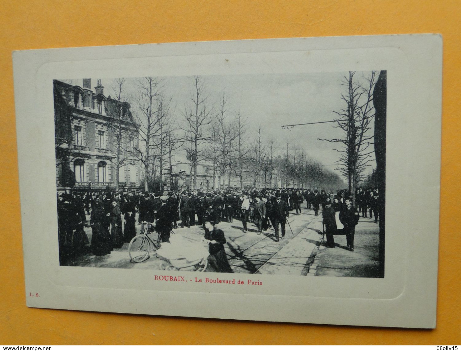 ROUBAIX -- Le Boulevard De Paris - Défilé Militaire - FORTE ANIMATION - Roubaix