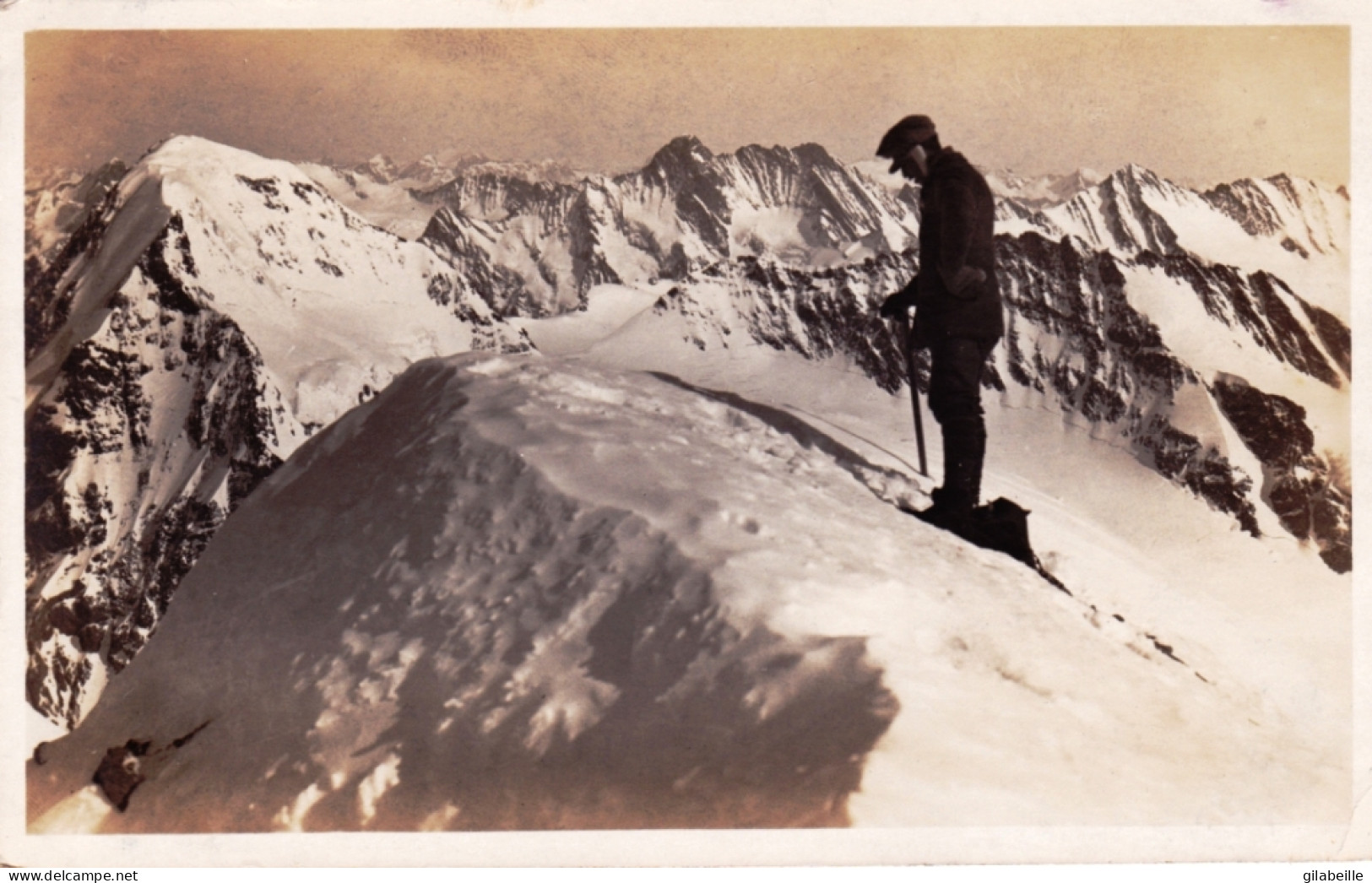 Suisse - Bern -   Jungfraugipfel 4166 M Gegen Schreckhorn - Autres & Non Classés