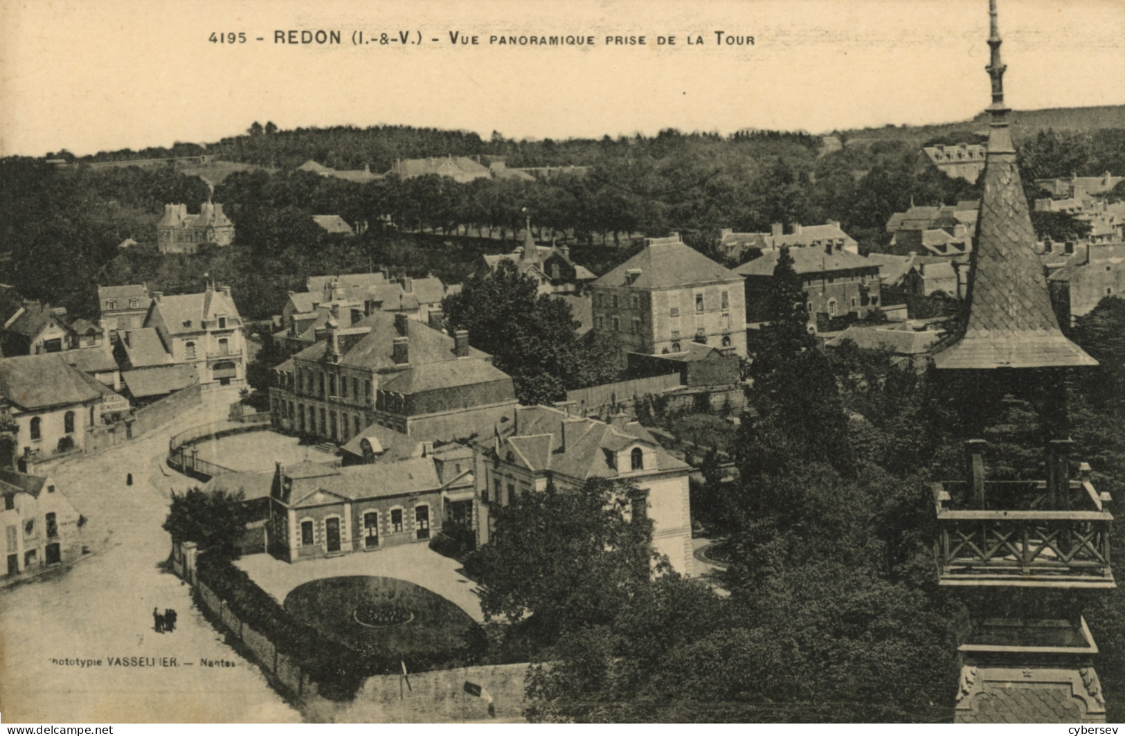 REDON - Vue Panoramique Prise De La Tour - Plan Peu Fréquent - Redon