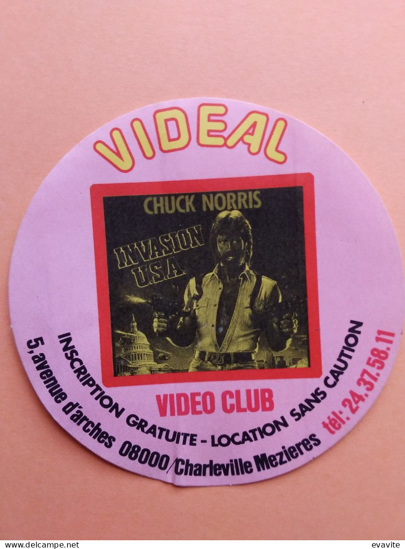 Autocollant -  VIDEAL   Chuck Norris Invasion USA  Vidéo-Club à CHARLEVILLE/MEZIERES  08 - Stickers