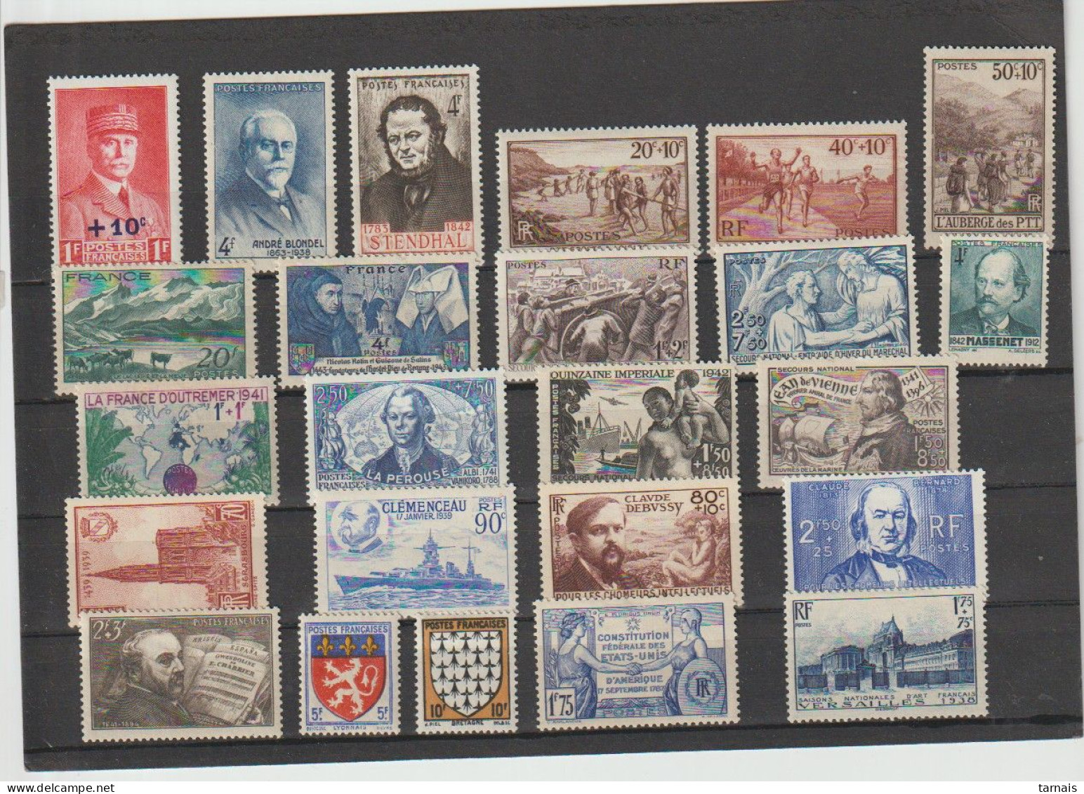 Lot De 24 Timbres Différents Neufs * - Collections