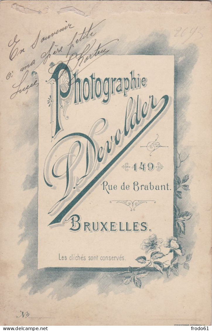 GEKARTONNEERDE FOTO 10.50 X 16cm, ROND 1900, VROUW, FEMME, LADY, PHOTOGR.DEVOLDER BRUXELLES, BRUSSEL - Antiche (ante 1900)