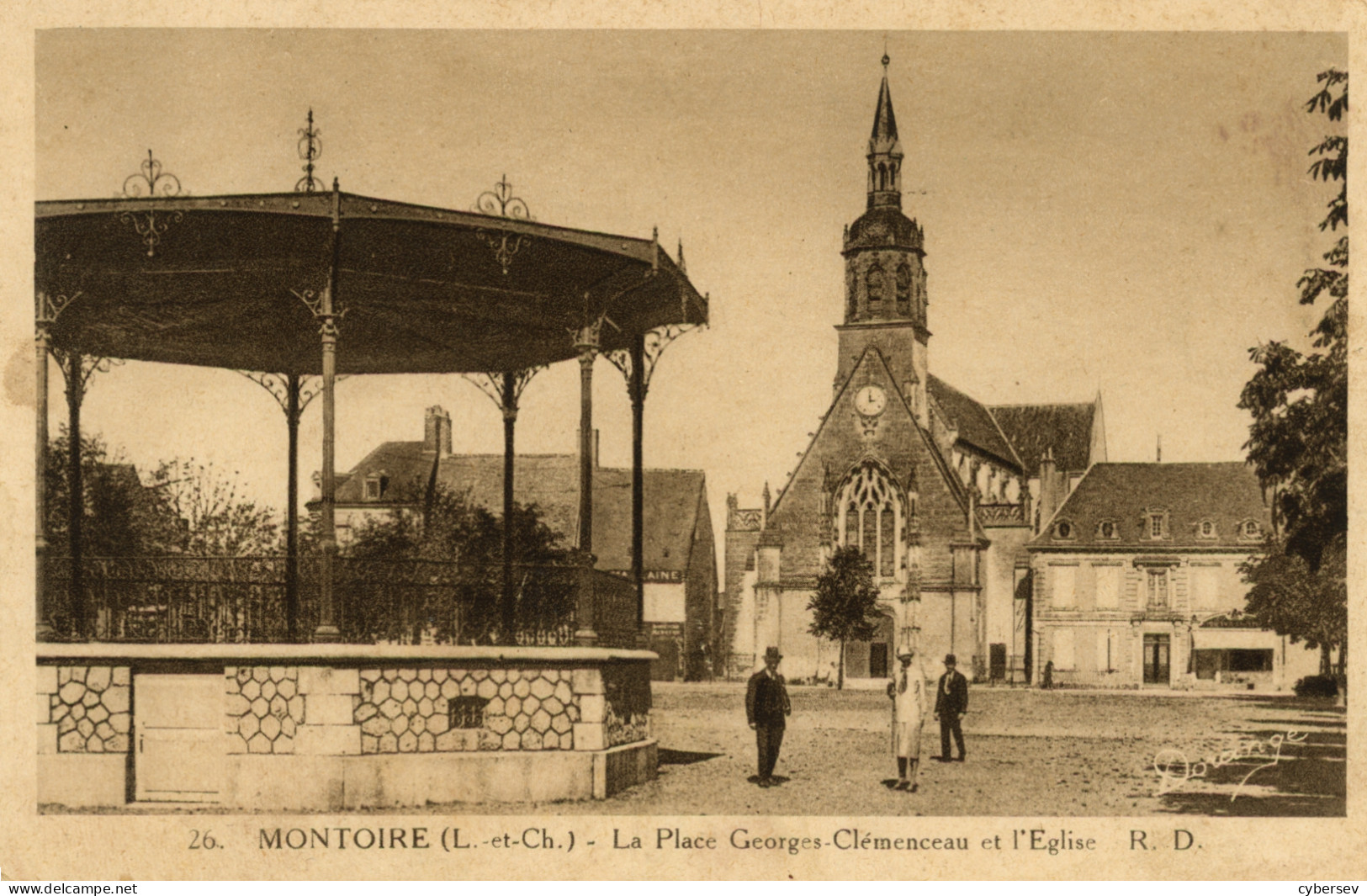 MONTOIRE - La Place Du Commerce - Kiosque - Animé - Montoire-sur-le-Loir