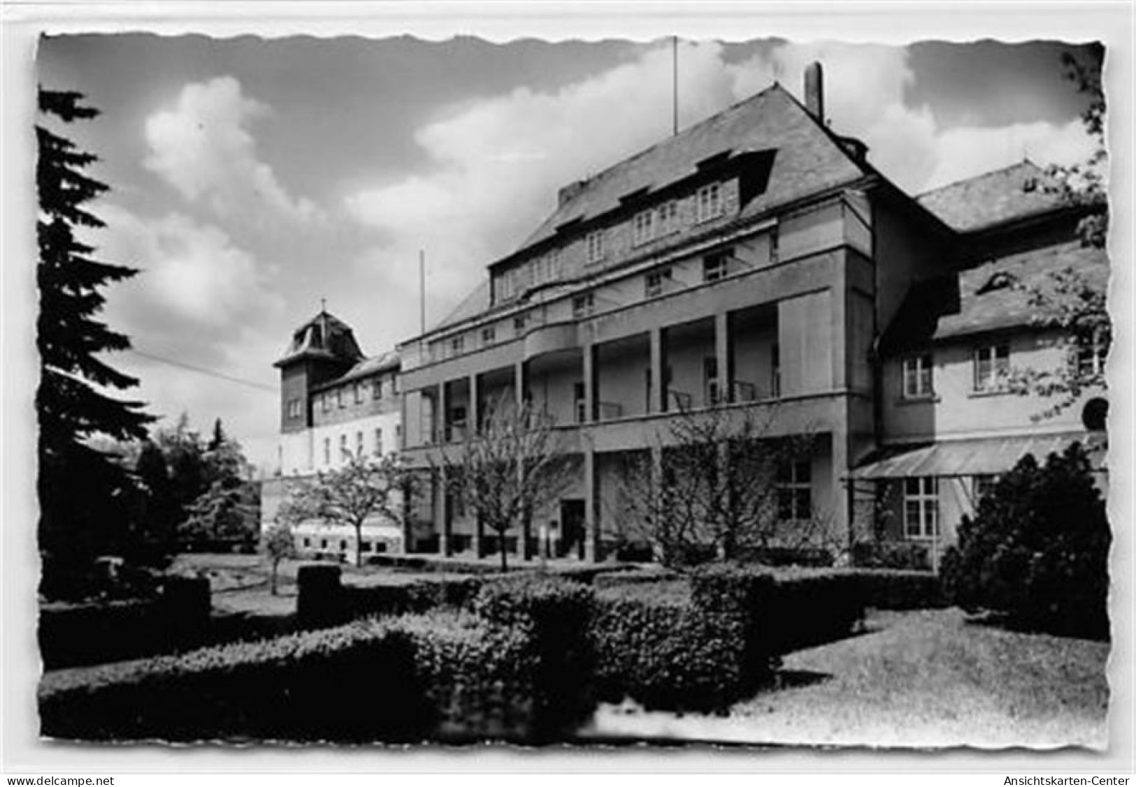 39094805 - Simmern.  Ein Blick Auf Das St. Josefskrankenhaus Gelaufen. Leichter Stempeldurchdruck, Leicht Buegig, Sonst - Autres & Non Classés