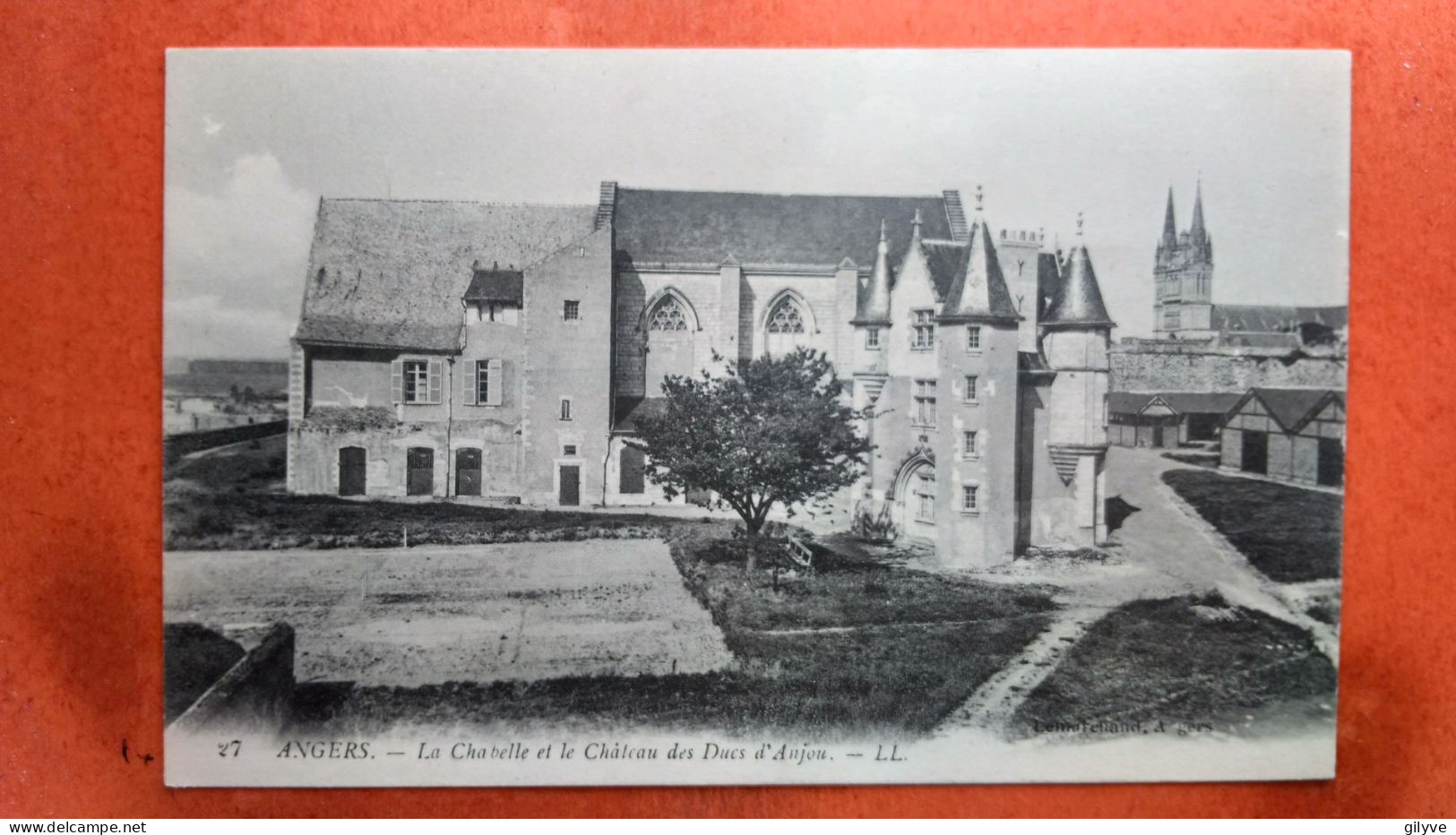 CPA(49) Angers. La Chapelle Et Le Château Des Ducs D'Anjou.(7A.n°199) - Angers