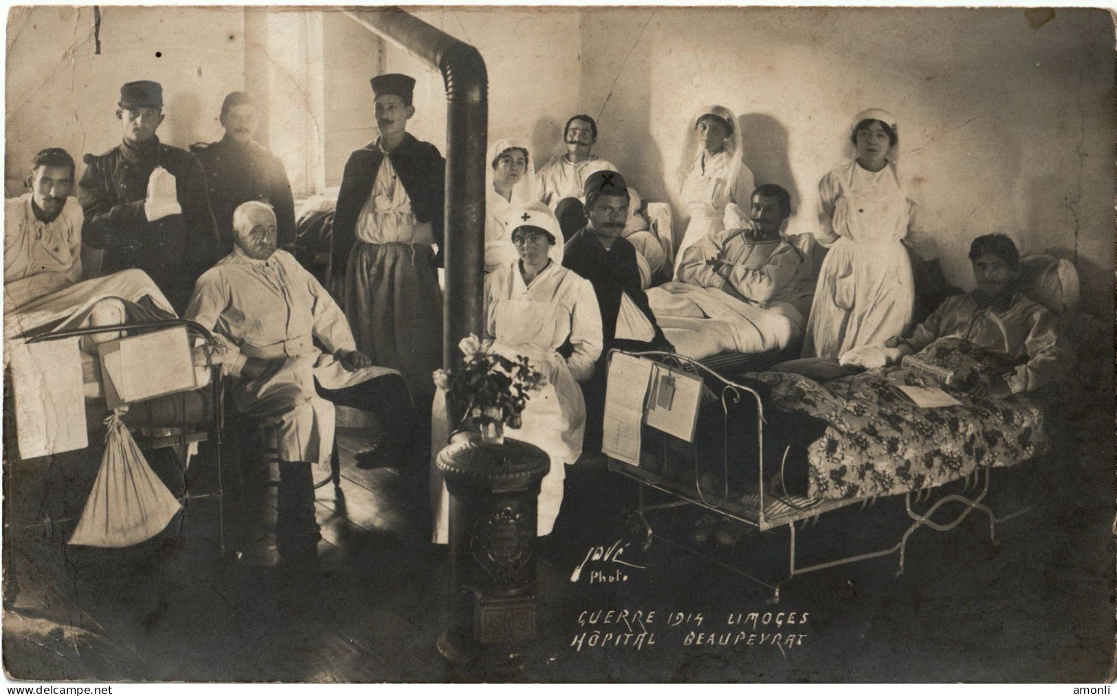 87. HAUTE-VIENNE - LIMOGES. Guerre 1914. Hôpital Beaupeyrat. Un Groupe De Blessés Et Leurs Infirmières. - Limoges