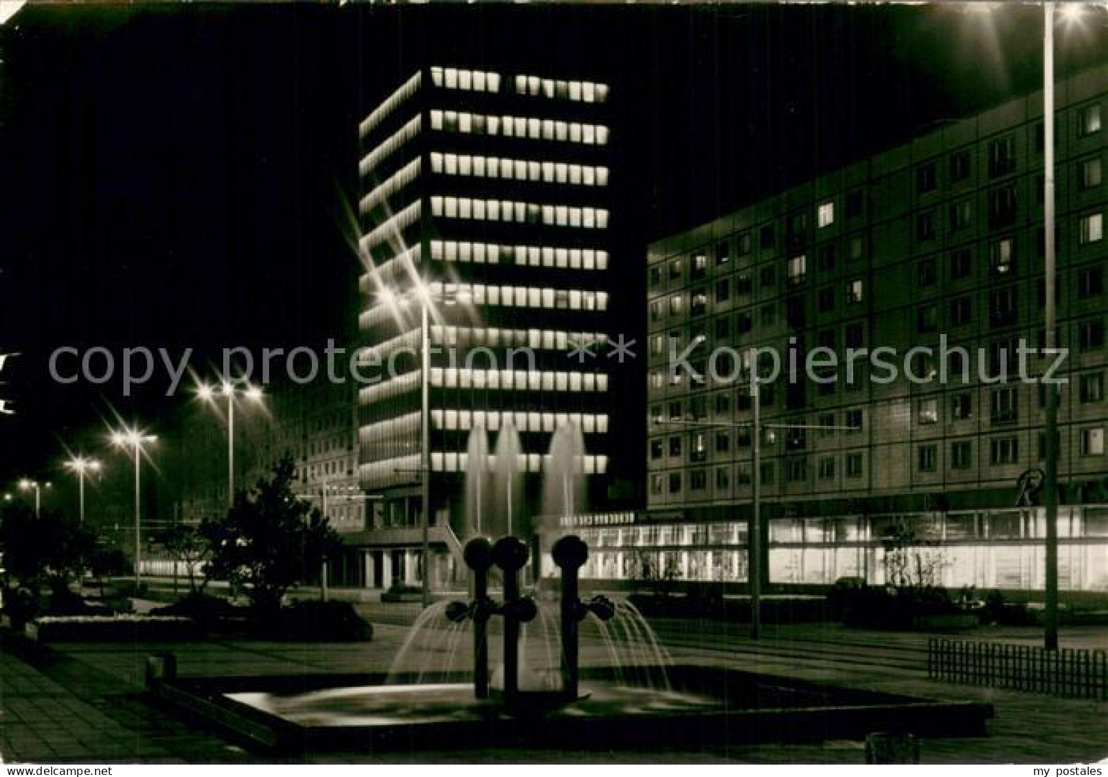 73753608 Magdeburg Karl Marx Strasse Mit Haus Der Lehrer Bei Nacht Magdeburg - Maagdenburg