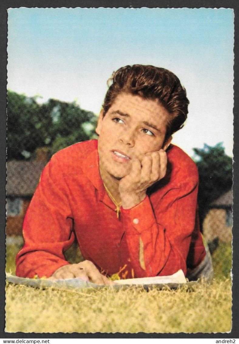 Célébrités  Chanteur - C.P.A. - Cliff Richard - Photo Camera Press - No: 902/165 - Zangers En Musicus