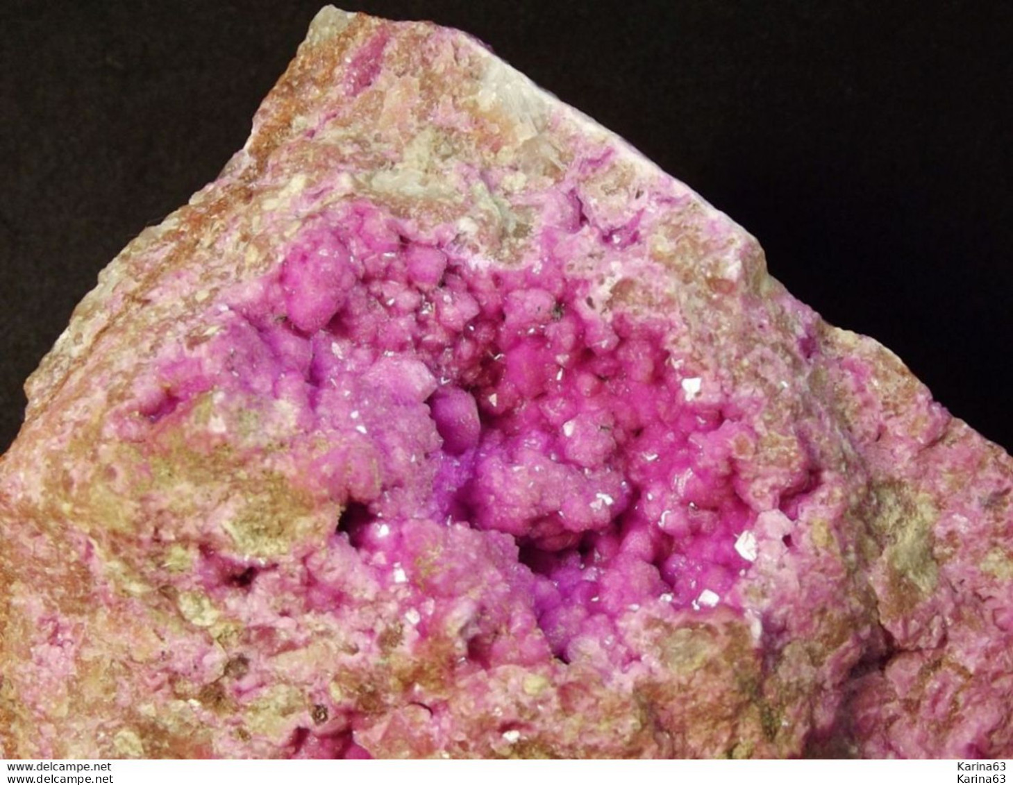 Cobalto Calcite ( 5 X 4.5 X 3.5 Cm ) Kakanda Mine - Kambove - Haut-Katanga - RDC - Mineralen