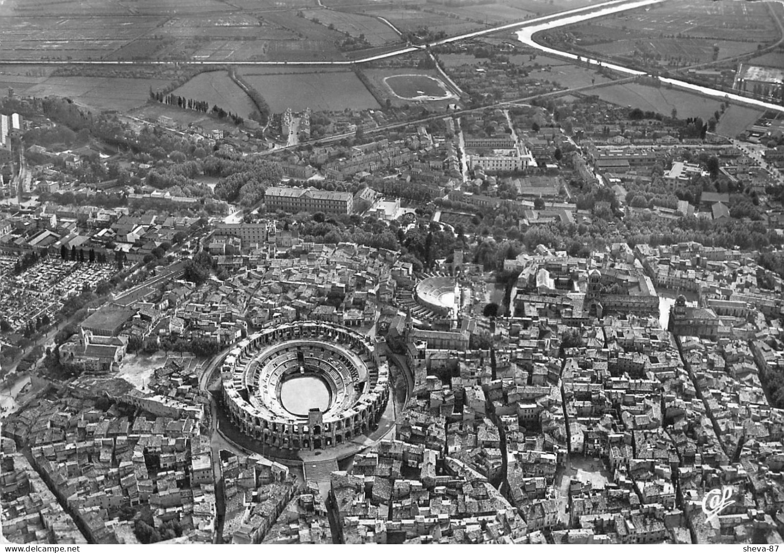 13 - Arles - Vue Aérienne - Arles