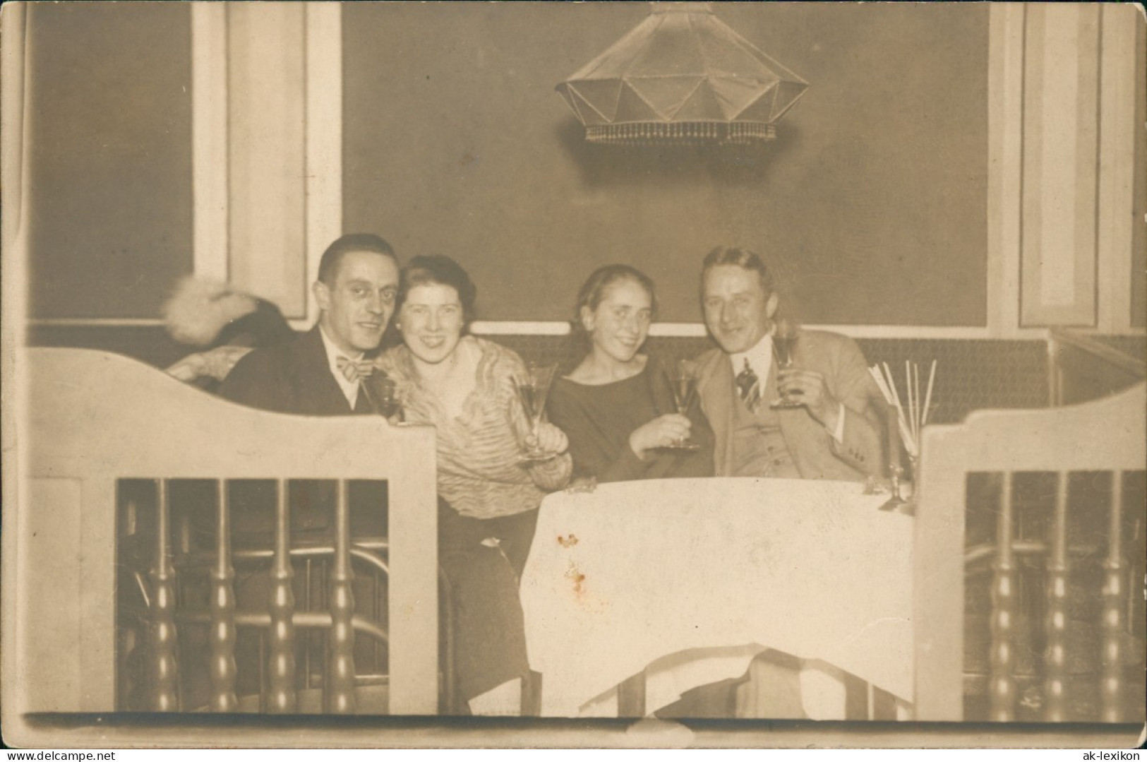 Ansichtskarte  Paare Im Restaurant Foto: Bown London 1932 - Non Classés