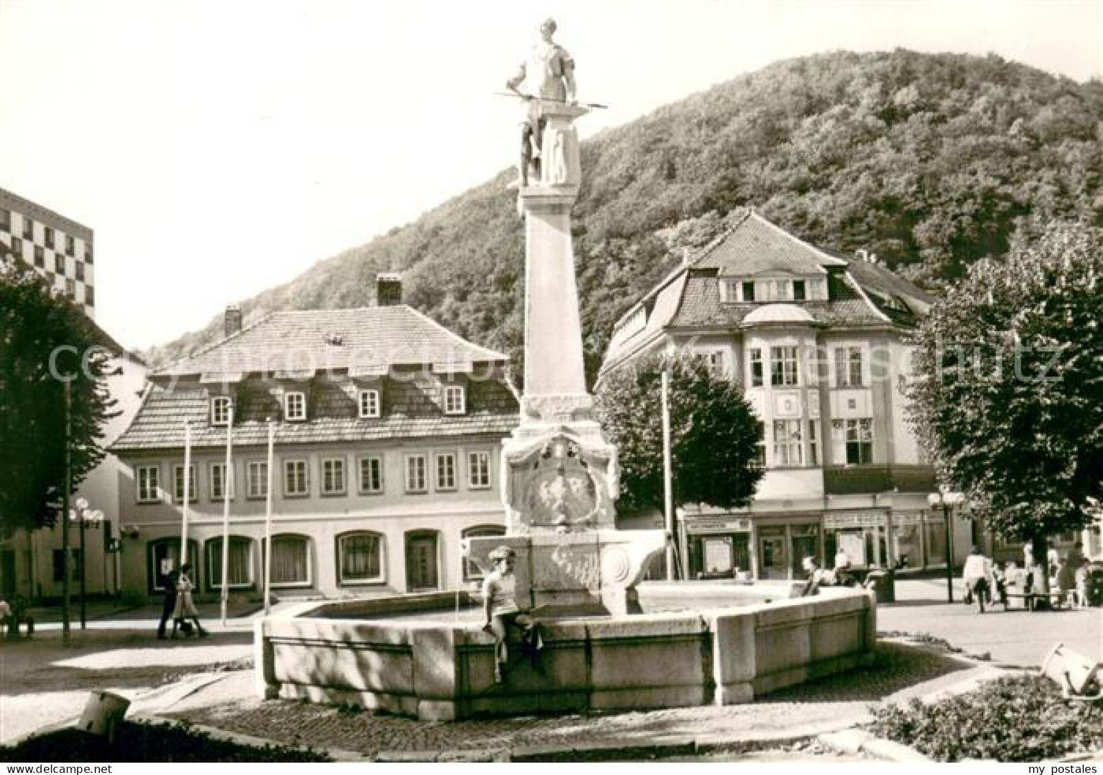 73753080 Suhl Thueringer Wald Waffenschmiedbrunnen Auf Dem Karl Marx Platz Suhl  - Suhl