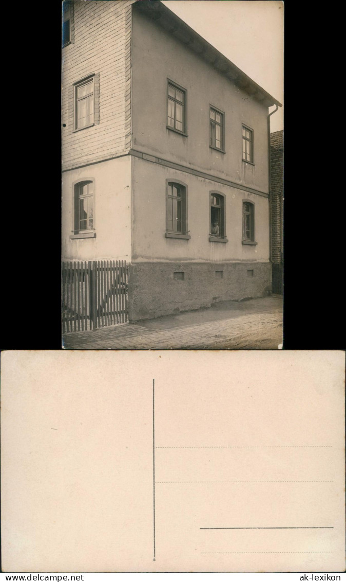 Ansichtskarte  Hausfassaden Privataufnahmen Mit Menschen 1917 - Ohne Zuordnung