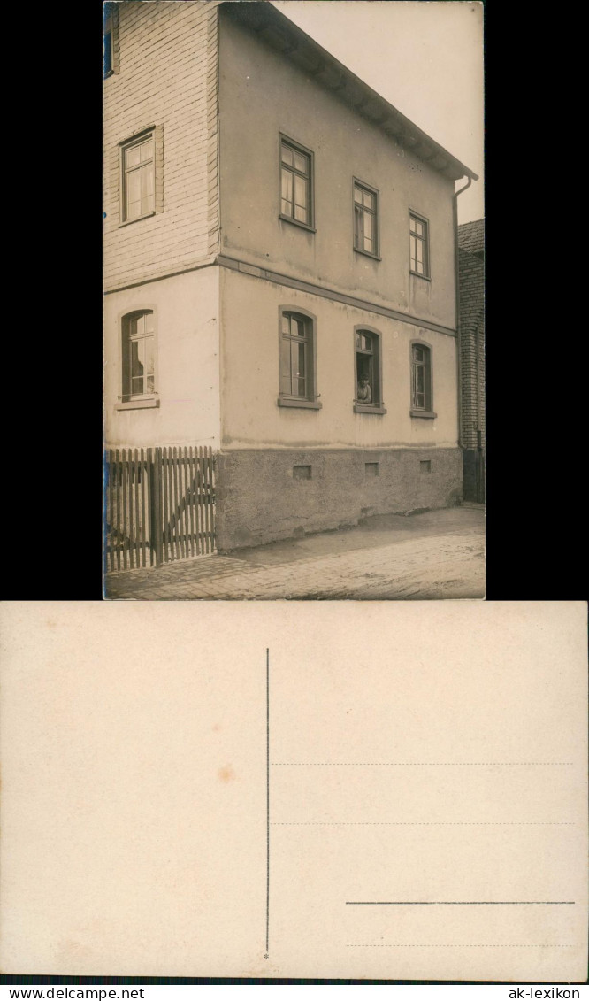 Ansichtskarte  Hausfassaden Privataufnahmen Mit Menschen 1917 - Ohne Zuordnung