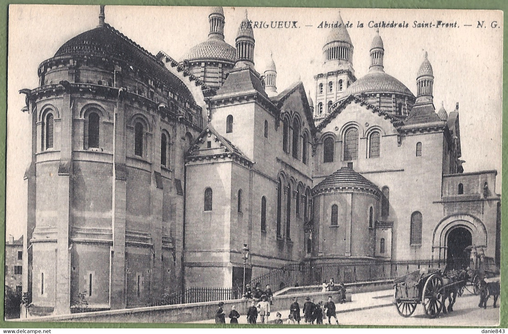 CPA  - DORDOGNE - PÉRIGUEUX - ABSIDE DE LA CATHÉDRALE SAINT FRONT - Animation, Attelage - Périgueux