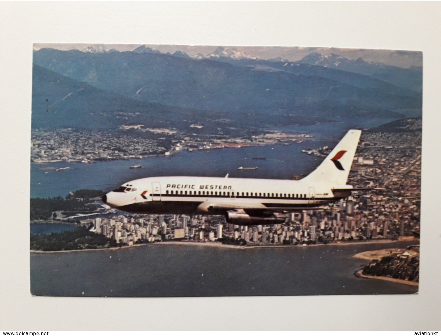 Pacific Western Airlines B 737 Airline Issued Card - 1946-....: Modern Tijdperk