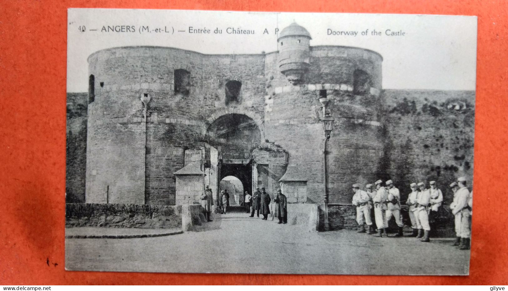 CPA (49) Angers. Entrée Du Château. Soldats.  Animation  (7A.n°233) - Angers