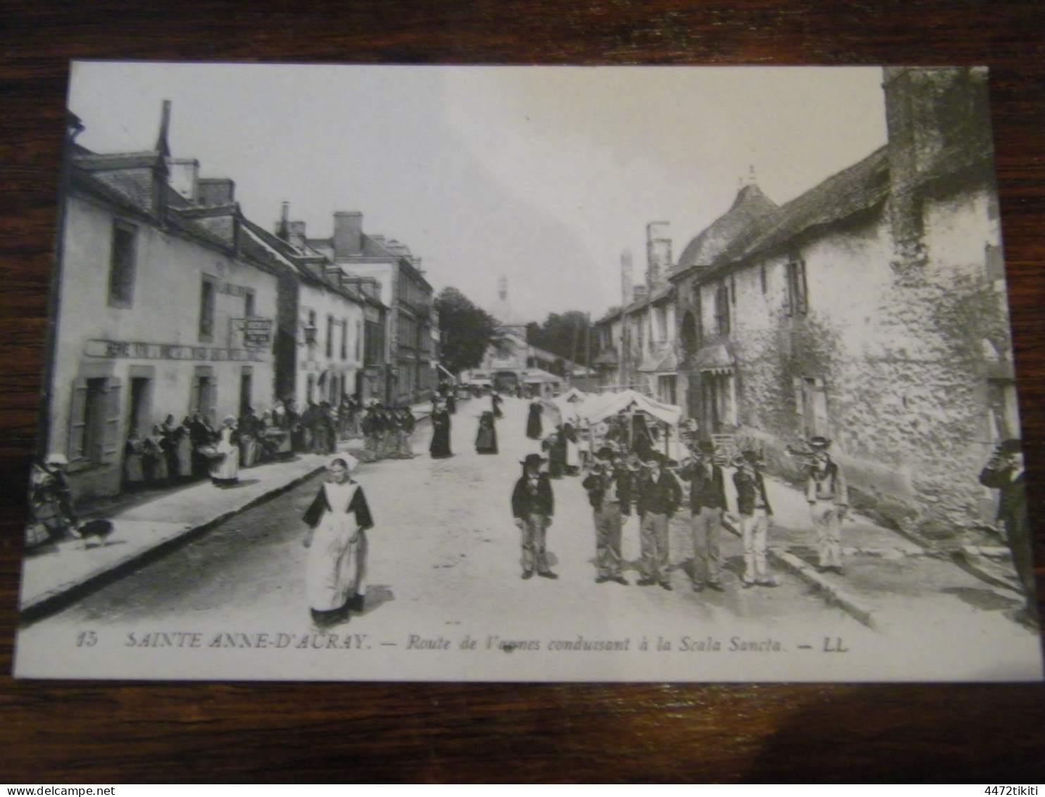 CPA - Ste Sainte D'Auray (56) - Route De Vannes Conduisant à Scala Sancta  - Restaurant Boule D'Or - 1910 - SUP (HV 1) - Sainte Anne D'Auray