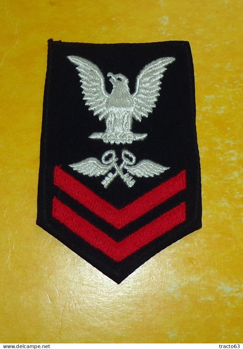 ARMEE AMERICAINE U.S : PAIRE INSIGNE EN TISSU DE L' U.S NAVY AVEC DEUX GALONS , ETAT VOIR PHOTO  . POUR TOUT RENSEIGNEME - Patches