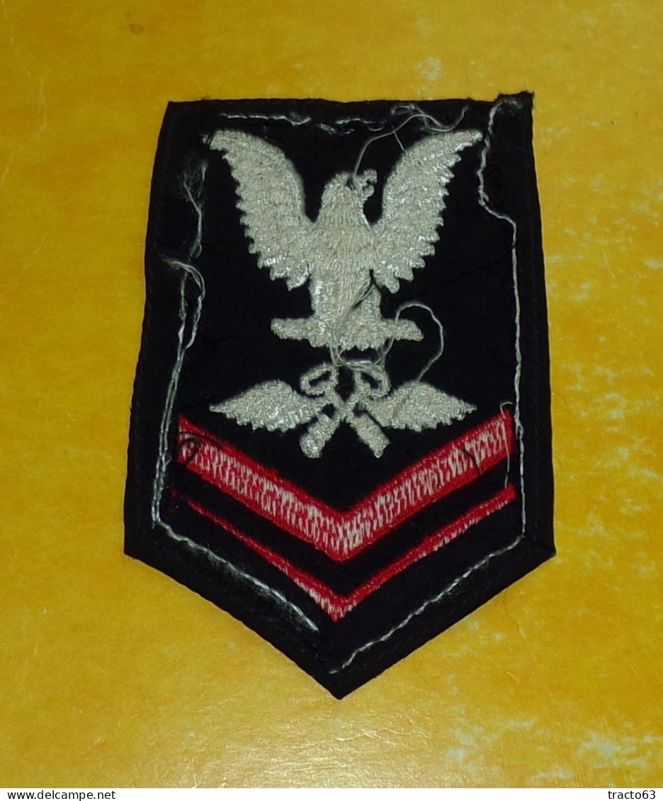 ARMEE AMERICAINE U.S : PAIRE INSIGNE EN TISSU DE L' U.S NAVY AVEC DEUX GALONS , ETAT VOIR PHOTO  . POUR TOUT RENSEIGNEME - Patches