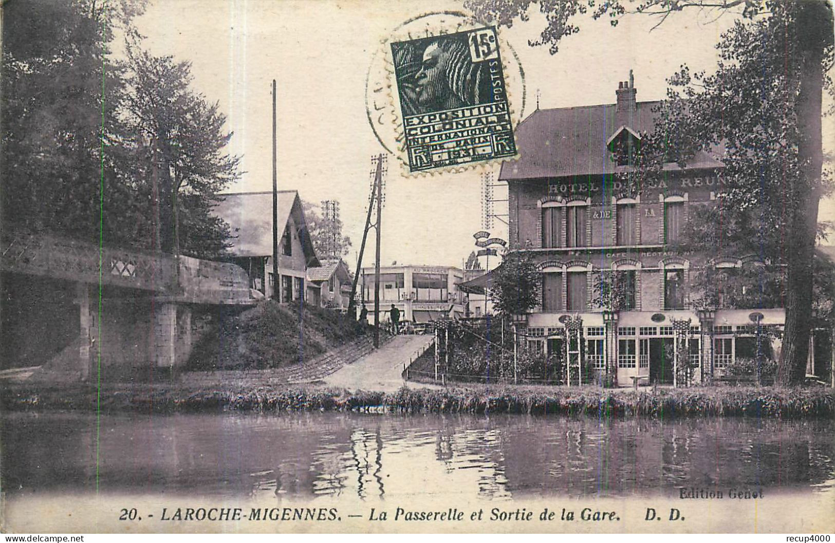 89 LAROCHE MIGENNES  La Passerelle Et Sortie De La Gare    2 Scans - Laroche Saint Cydroine