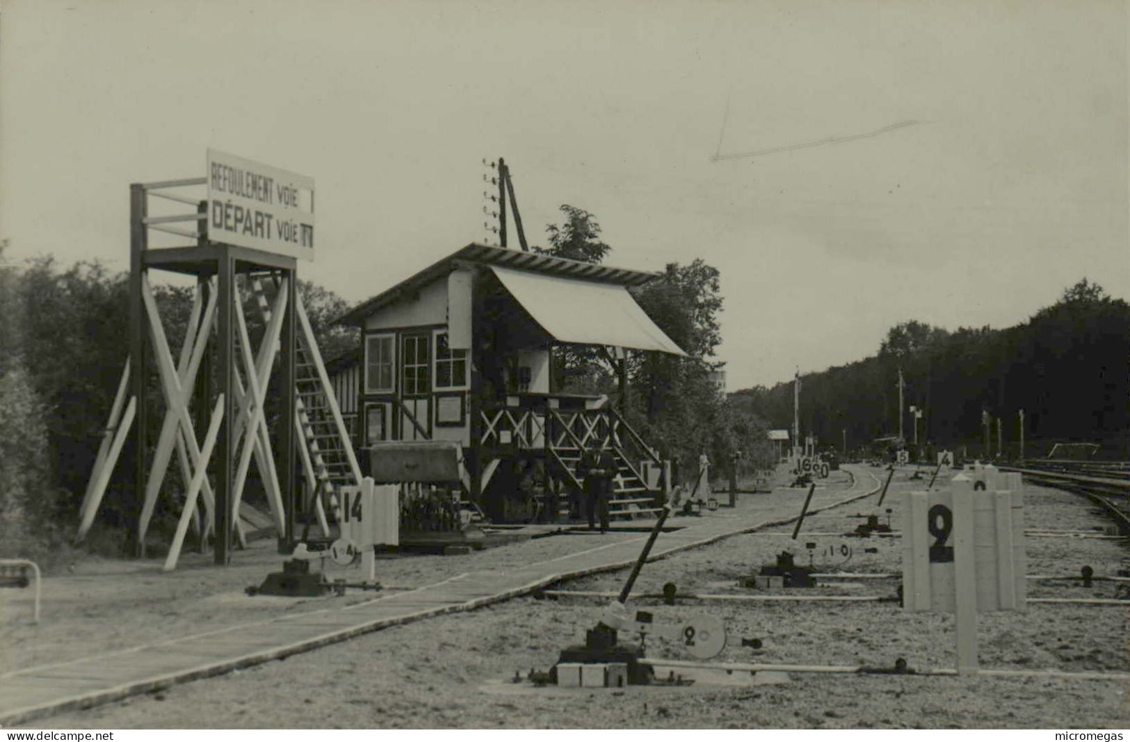 Reproduction - Refoulement Voie 1 - Départ Voie 11 - Treni