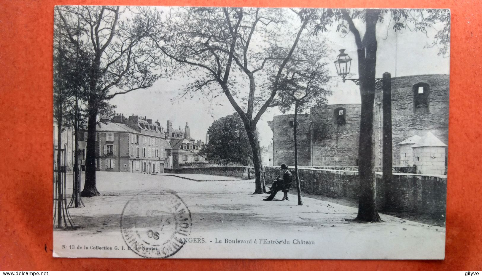 CPA (49) Angers. Le Boulevard Et L' Entrée Du Château. Animation (7A.n°251) - Angers