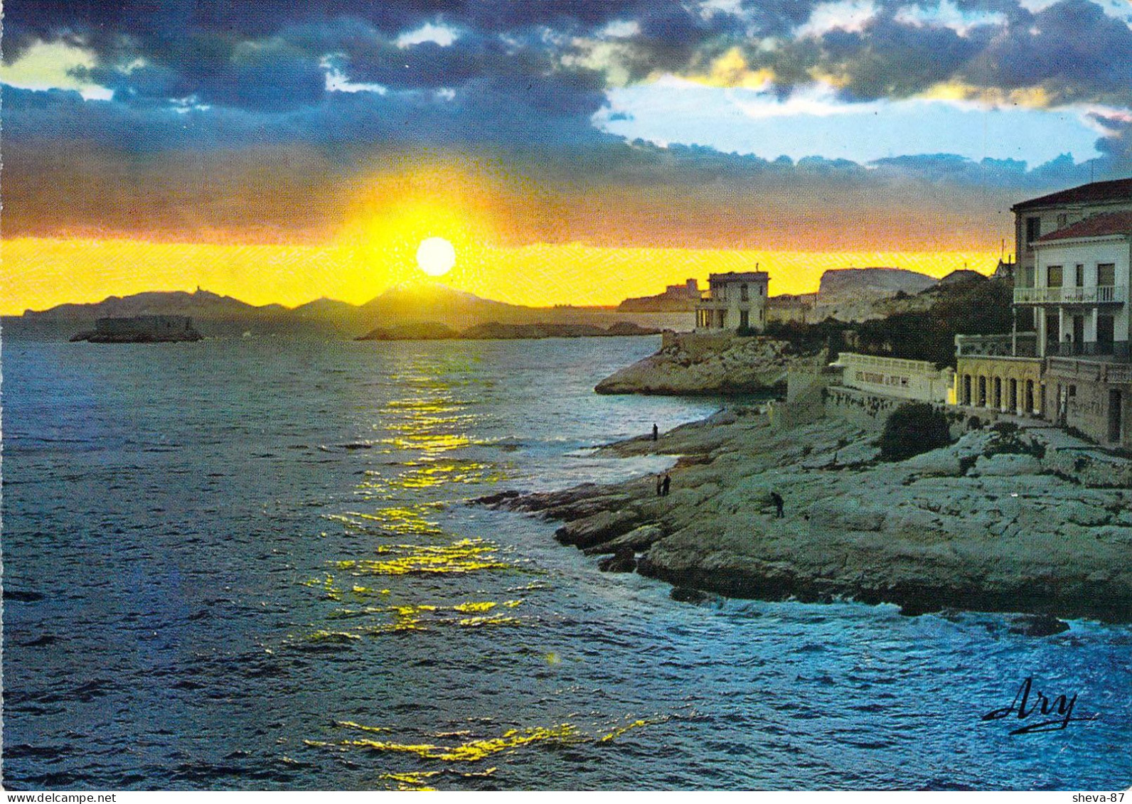 13 - Marseille - Promenade De La Corniche - Un Coucher De Soleil Sur Les Iles - Endoume, Roucas, Corniche, Beaches