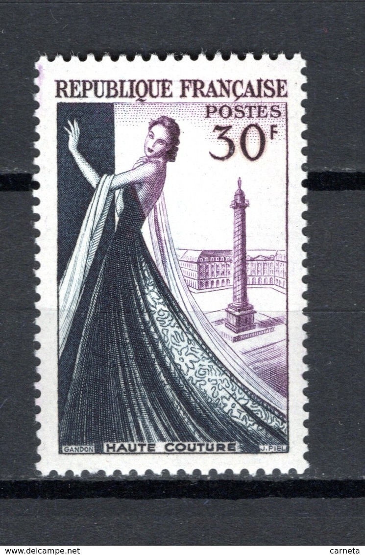 FRANCE  N° 941   NEUF SANS CHARNIERE  COTE 1.20€    HAUTE COUTURE - Unused Stamps