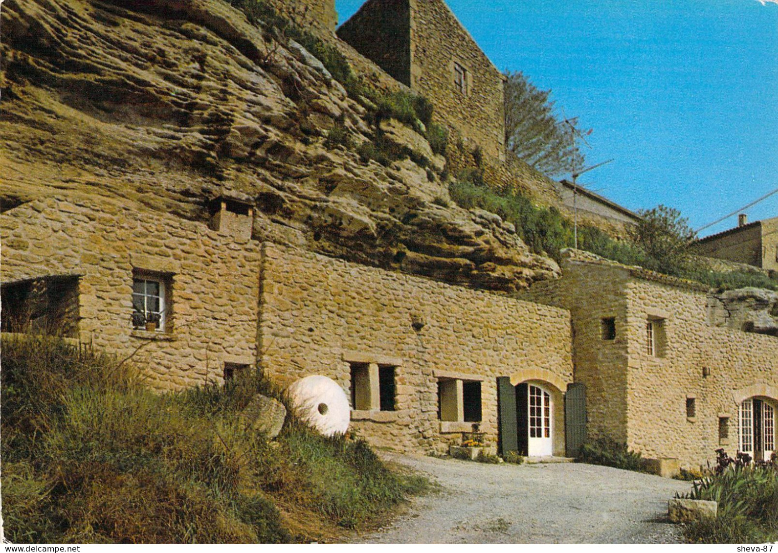 13 - Cornillon Confoux - Ancien Moulin à Huile - Andere & Zonder Classificatie