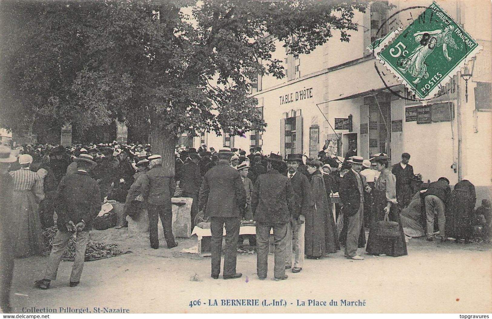 44 La Bernerie-La Place Du Marché - - La Bernerie-en-Retz