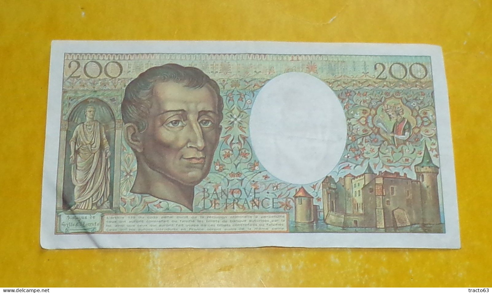 BILLET DE 200 FRANCS MONTESQUIEU DE 1981  , SERIE D.001 ,  ETAT VOIR PHOTOS . POUR TOUT RENSEIGNEMENT ME CONTACTER. REGA - 200 F 1981-1994 ''Montesquieu''