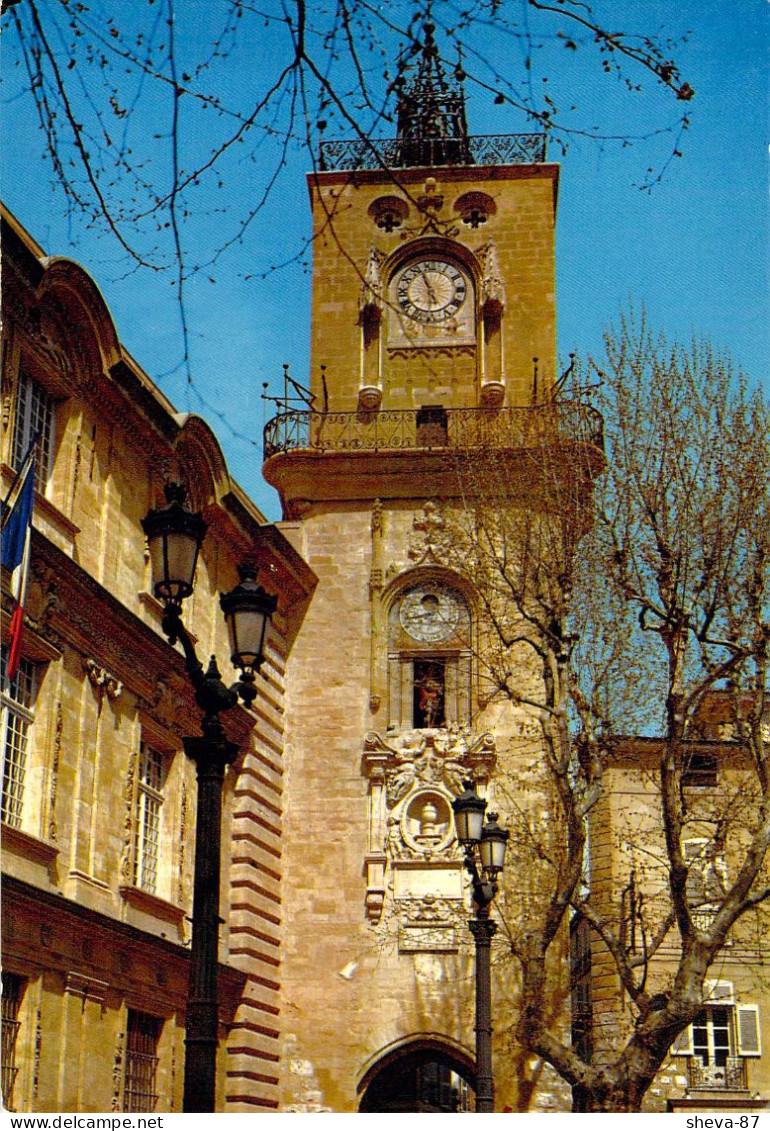 13 - Aix En Provence - L'Hôtel De Ville Et Le Beffroi - Aix En Provence