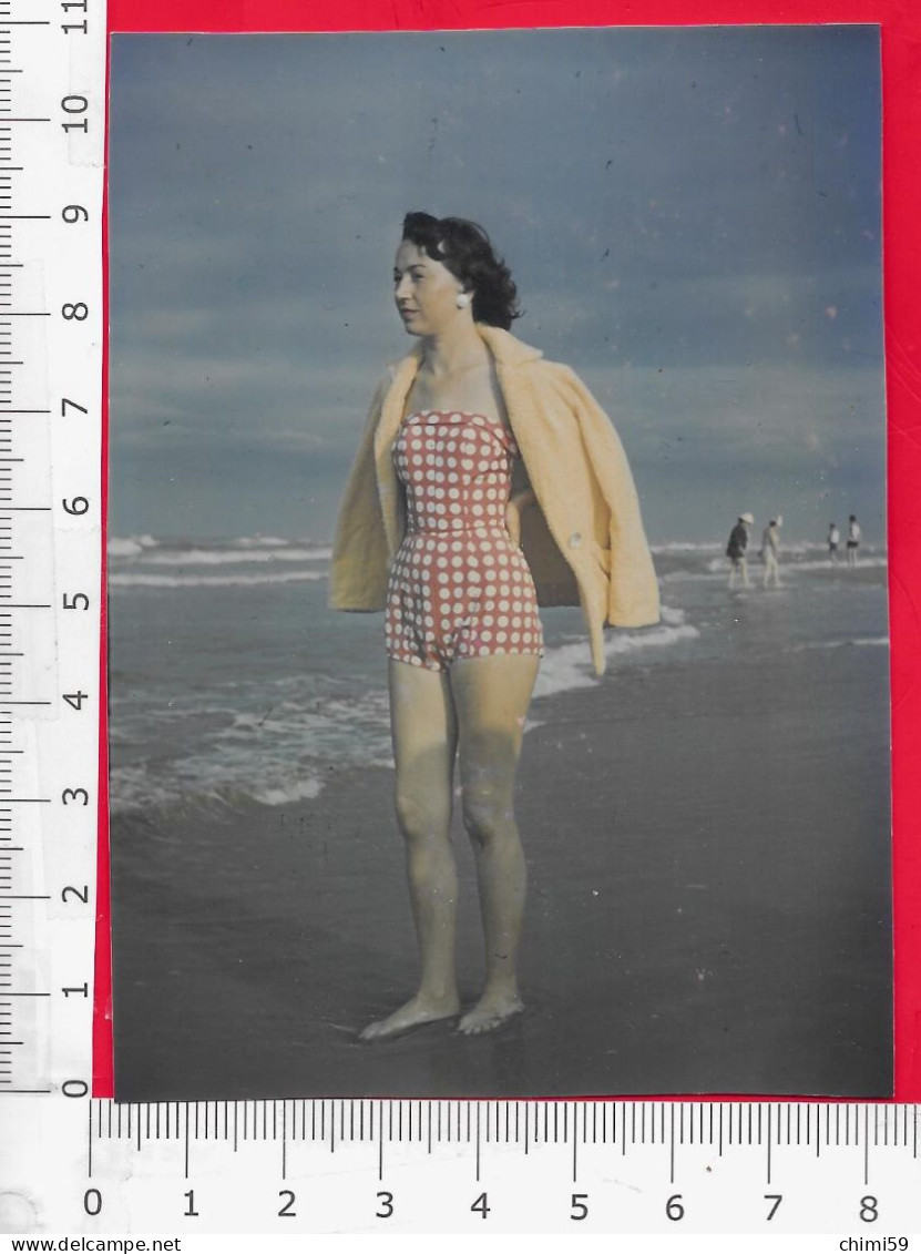 Femme En Maillot De Bain  - DONNA IN COSTUME - WOMAN - Personas Anónimos