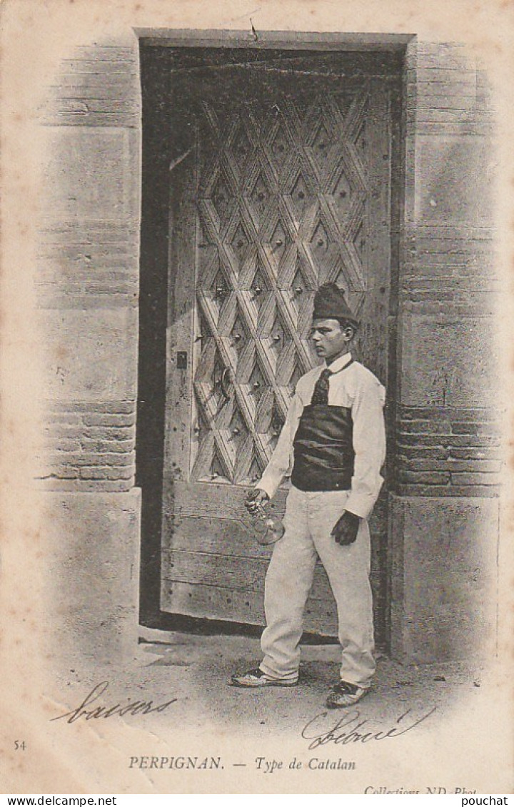 HO  21- (66)  PERPIGNAN  - TYPE DE CATALAN - HOMME AVEC BONNET , LARGE CEINTURE ET ESPADRILLES  - 2 SCANS - Costumi