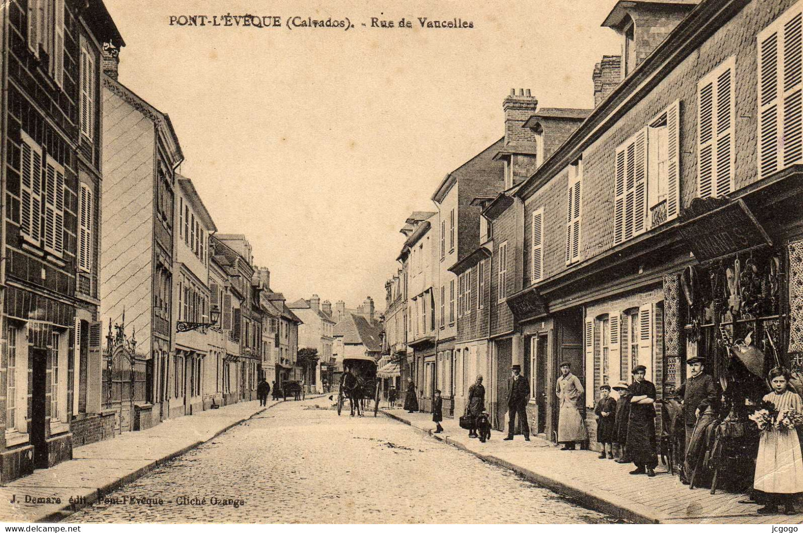 PONT-L'ÉVÈQUE  Rue De Vaucelles - Pont-l'Evèque